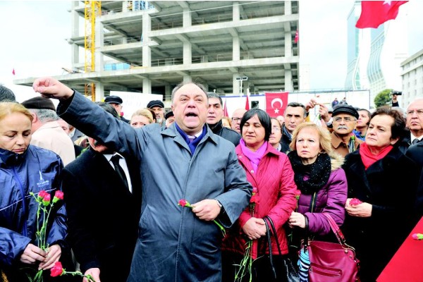 "TERÖRLE MÜCADELEDE HÜKÜMETE DESTEK VERECEĞİZ"