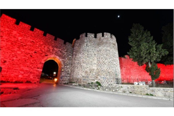 KADİFEKALE GECELERİ DE PARLIYOR