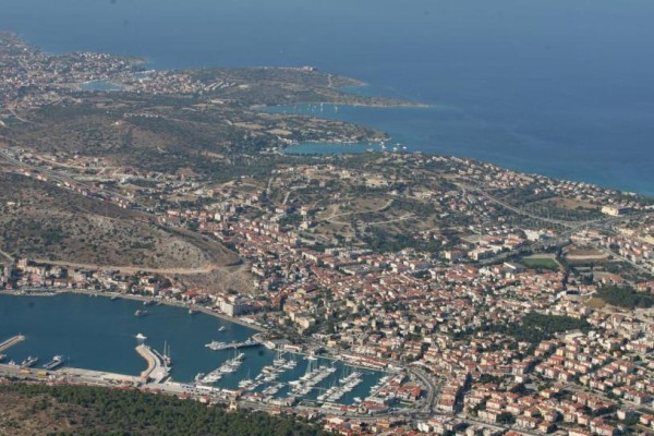 BÜYÜKŞEHİR’DEN ÇEŞME’YE TARİHİ YATIRIM