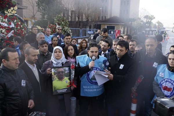 İZMİR'DEKİ TERÖR SALDIRISINA TEPKİLER