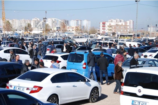 TRAFİKTEKİ TAŞIT SAYISI 21 MİLYONU GEÇTİ