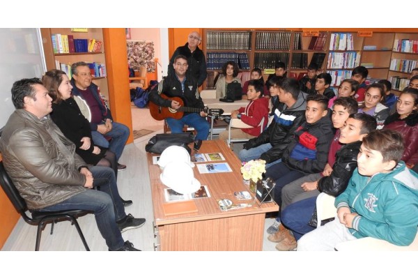 Bilgi ve tecrübelerini öğrencilerle paylaştı