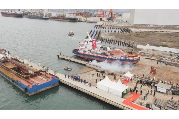 TÜRKİYE'NİN EN BÜYÜK TARAMA GEMİSİ DENİZE İNDİ