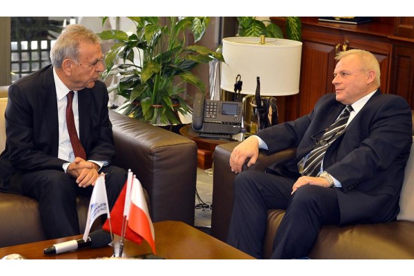 BAŞKONSOLOS'DAN ANLAMLI MESAJ...