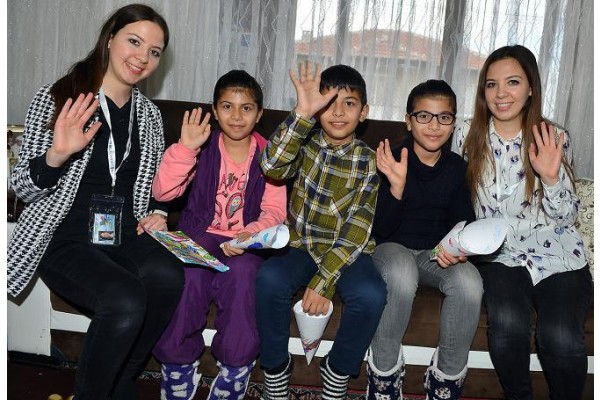 ÜÇÜZ KARDEŞLERE “İKİZ ABLA” SÜRPRİZİ