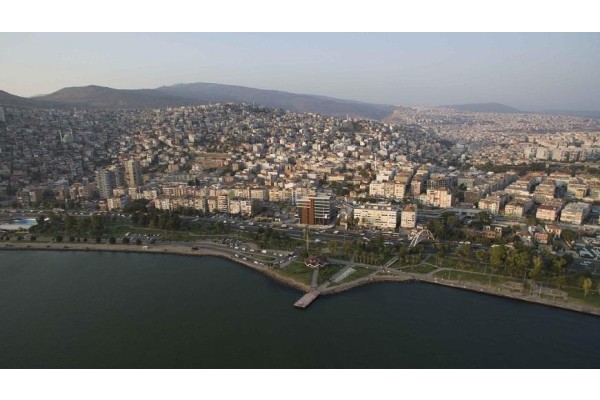 DUVAR YAZILARI BAYRAKLI’DA YARIŞACAK!