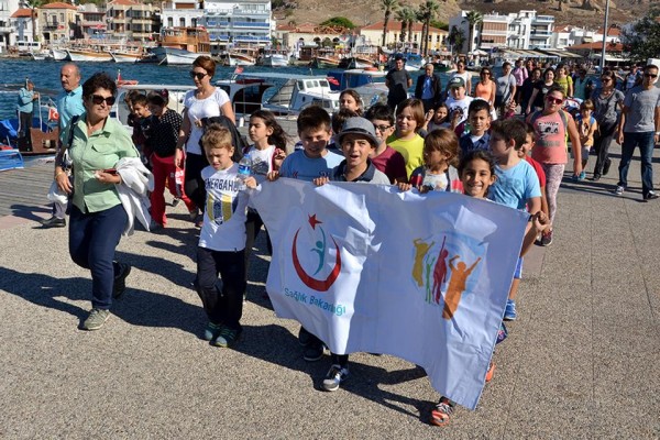 FOÇA’DA; “SAĞLIKLI YAŞAM İÇİN HAREKET YÜRÜYÜŞÜ”
