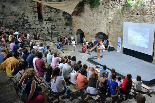 ‘ATIF YILMAZ FİLMLERİ’ FOÇA’DA GÖSTERİLİYOR