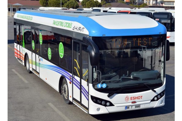 İZMİR’İN ELEKTRİKLİ OTOBÜSLERİ GELDİ