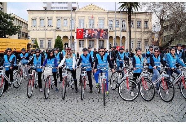 SAĞLIKÇILAR SAĞLIK İÇİN PEDAL ÇEVİRDİ