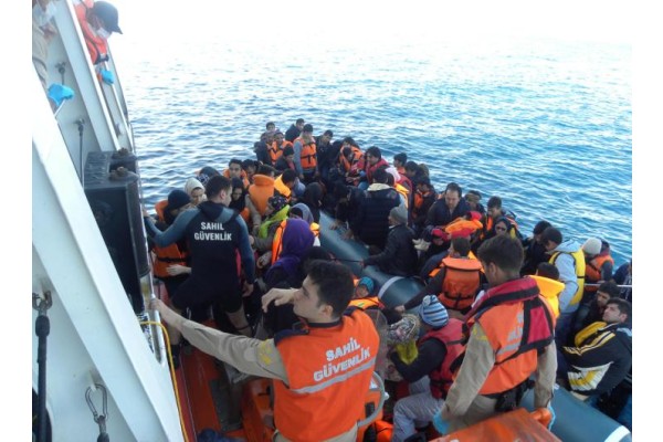 YAKALANAN GÖÇMEN SAYISI 4 İLİN NÜFUSUNU GEÇTİ