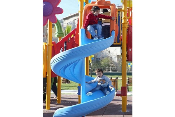 BUCA’YA 7 YENİ PARK