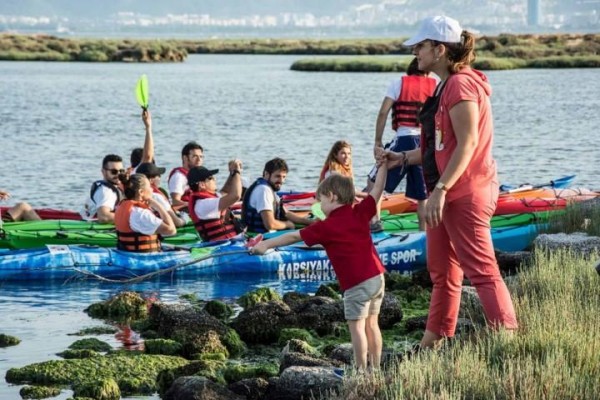 KARŞIYAKALI ÇEVRECİLER GEDİZ DELTASI’NI TEMİZLEDİ