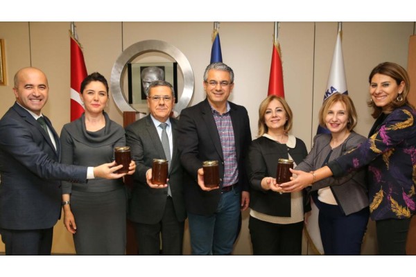 KARŞIYAKA'DA 'BAL KÖY' KURULUYOR