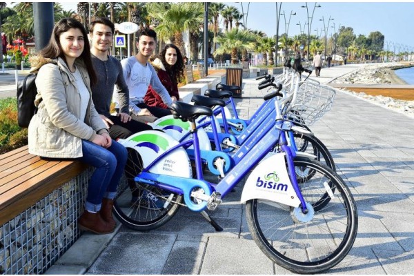 İZMİR’DE PEDAL DEVRİMİ