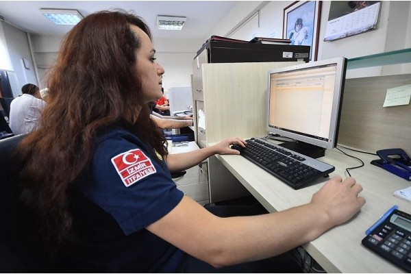 İZMİR İTFAİYESİ’NDEN SANAYİCİLERE  “TEK TUŞ” KOLAYLIĞI