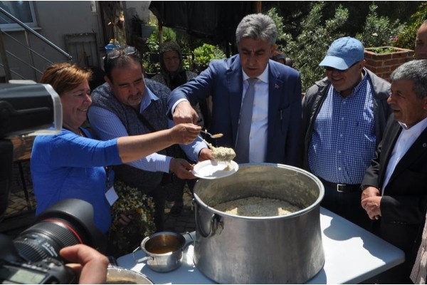 İZMİR YÖRESEL PAZARINA KAVUŞUYOR