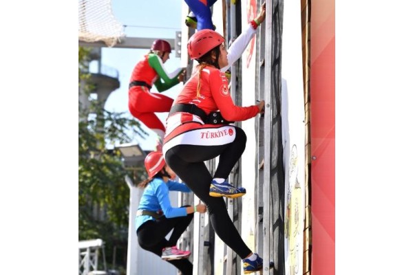 İTFAİYECİLERİN DÜNYA ŞAMPİYONASI İZMİR'DE BAŞLADI