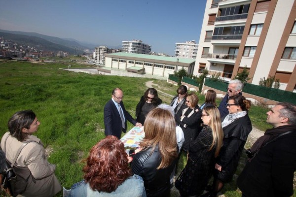 4 HEKTARLIK ALANA KENT MEYDANI