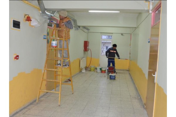 DİKİLİ'DE OKULLAR İKİNCİ DÖNEME HAZIRLANIYOR