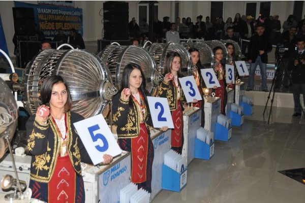 İZMİRLİLER BÜYÜK ÇEKİLİŞİ SABIRSIZLIKLA BEKLİYOR