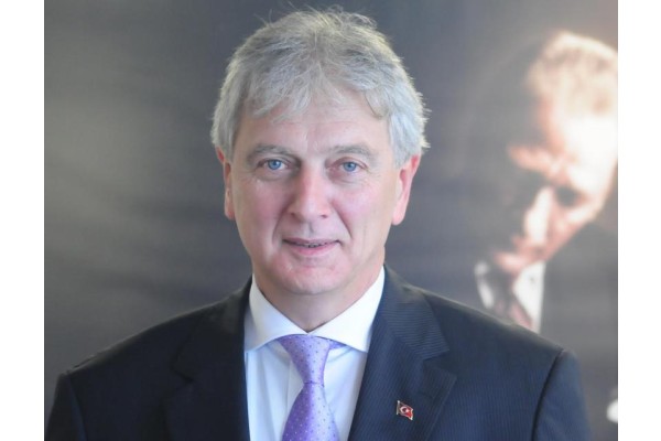 UMUTLU BİR BEKLEYİŞ