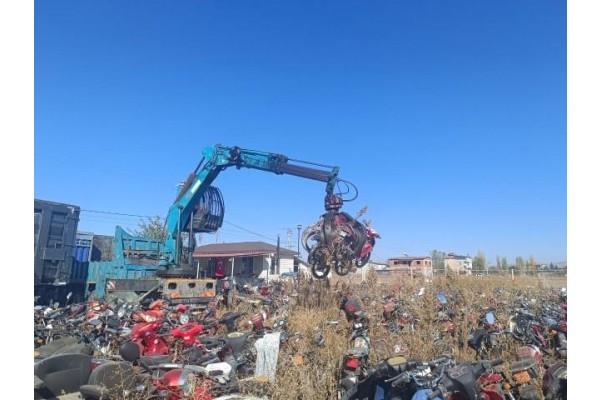 Yedieminde bekleyen araçlar Aliağa’ya gönderildi