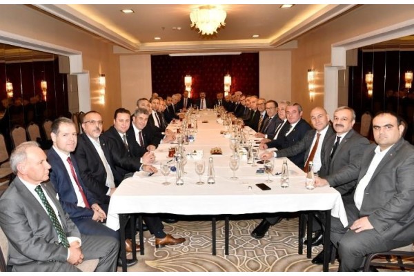 EKONOMİNİN YILDIZLARI ÖDÜLLERİNİ ALDI