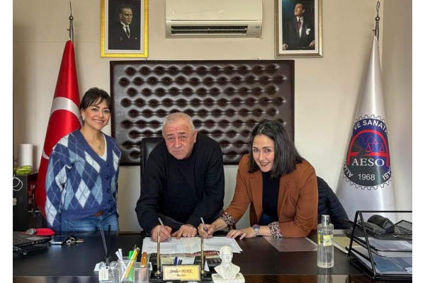 Minik Eller’den esnaf ailelerine destek