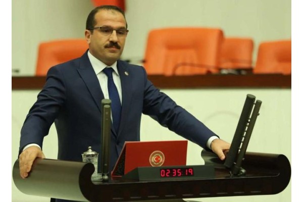 ÜCRETSİZ İZNE ÇIKARILANLARA MAAŞ DESTEĞİ VERİLECEK