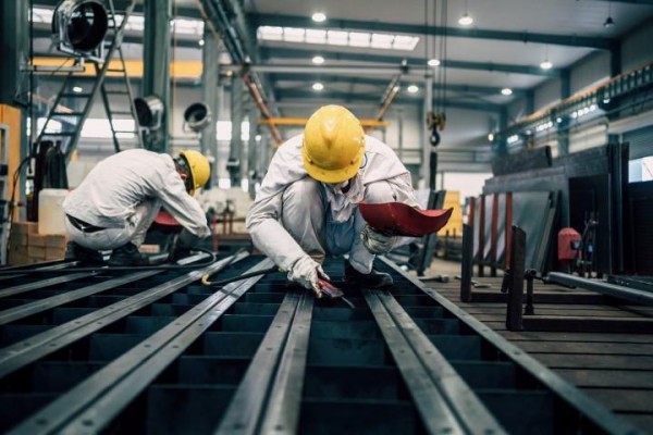 DEMİR İHRACATI REKORA KOŞUYOR