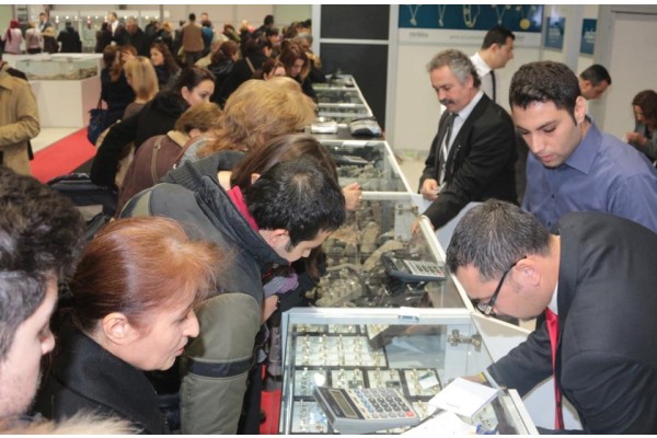 DÖVİZİNİ BOZDURANA BÜYÜK İNDİRİM