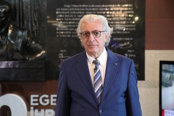 ‘DÖVİZİN ATEŞİNİ DÜŞÜRMEK POLİTİKACILARIN ELİNDE’