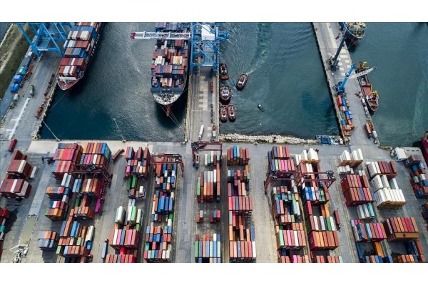 LİMANLARDAKİ TİCARET KOVİD-19'A RAĞMEN HIZ KESMEDİ