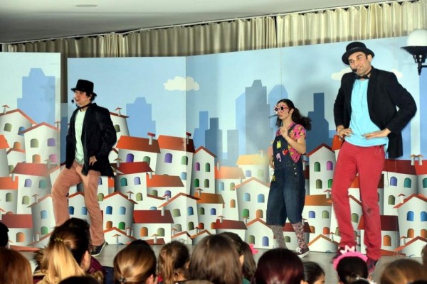 ÇOCUKLAR YARIYIL ETKİNLİKLERİ İLE EĞLENİYOR