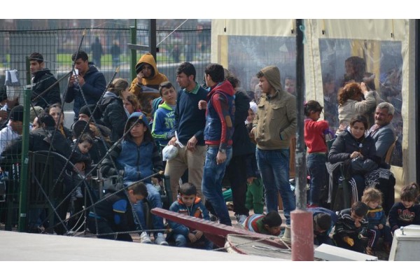 DİKİLİ VE BERGAMA'DA YASA DIŞI GÖÇLE MÜCADELE