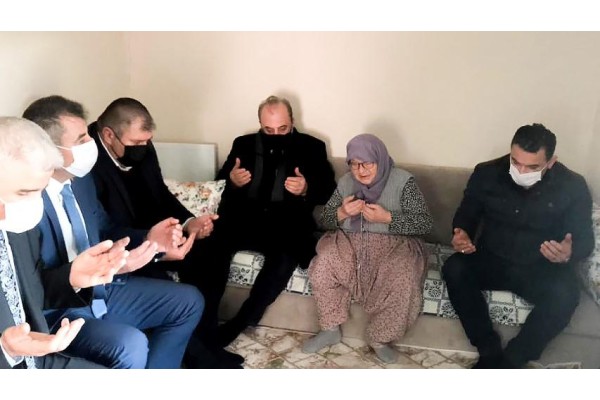 KARAMAN’DAN GAZİ AİLESİNE ZİYARET