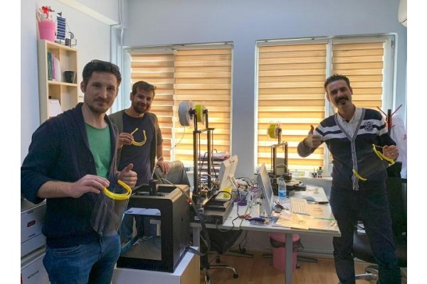 YÜZ KORUYUCU SİPERLİK ÜRETİYORLAR