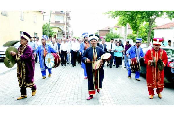 TANRIKULU’NDAN ÇİFTÇİYE ELEKTRİK MÜJDESİ