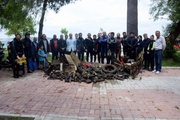 TEMİZ BİR DENİZ İÇİN EL ELE