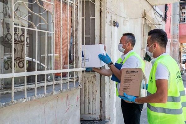 MÜLTECİLERE HİJYEN VE GIDA PAKETİ DESTEĞİ