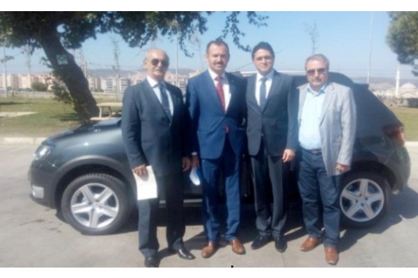 BELEDİYEDEN BAYRAMÖREN'E HEDİYE ARAÇ