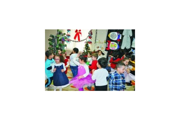 MİNİKLER YENİ YILI ERKEN KUTLADI