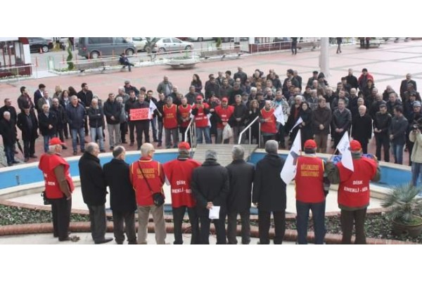 EMEKLİ-SEN'DEN MAAŞ ZAMMINA PROTESTO