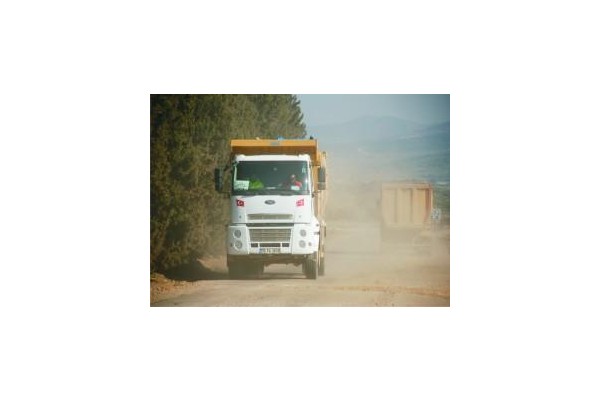 “GÜZELHİSAR’IN YOLLARI TAŞLI TOPRAKLI”