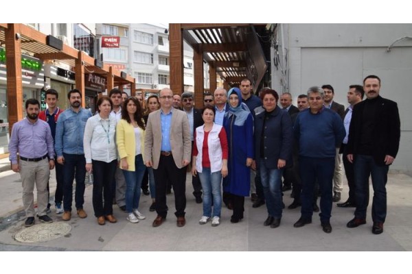 “İZMİR CADDESİ TRAFİĞE AÇILSIN”