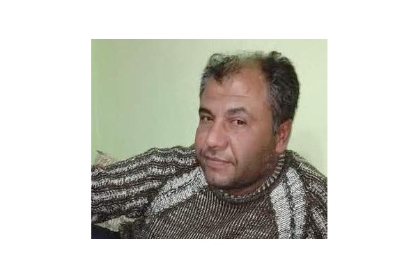 ŞOFÖR KAMYONUN ALTINDA KALDI