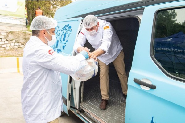 İZMİR DAYANIŞMASI “İFTAR BEREKETİ”YLE BÜYÜYOR