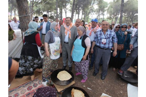AFYONLULAR KATMER ŞÖLENİNDE BULUŞTU
