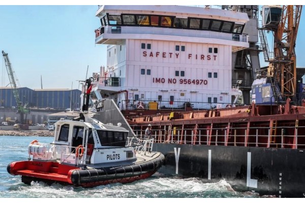 KILAVUZ KAPTANLARIN ZORLU MESAİSİ